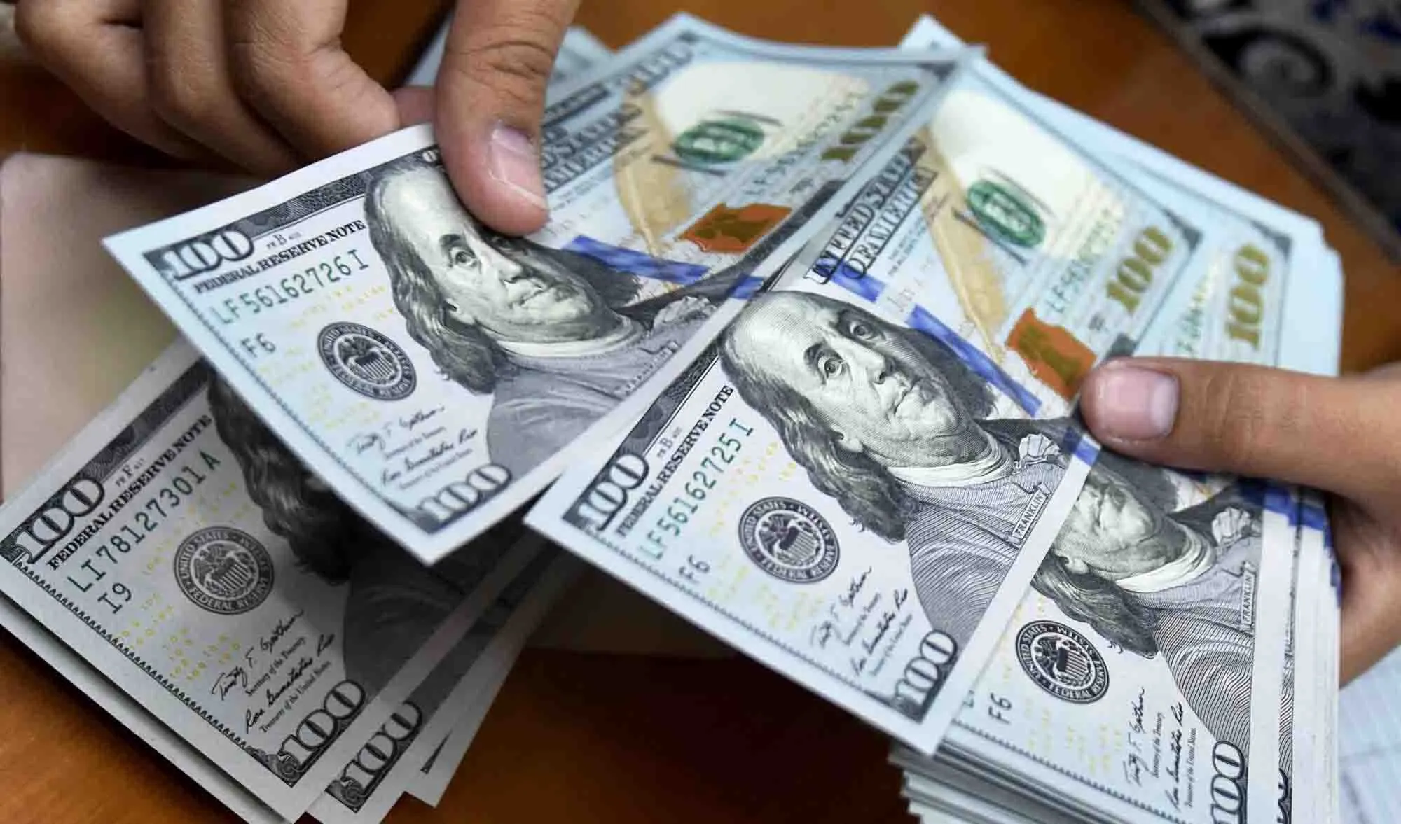 نرخ ارز برای سال آینده همان ۲۸/۵۰۰ تومان است؟ + فیلم