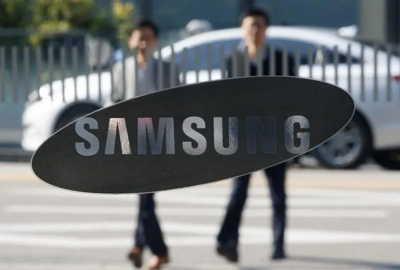 Samsung Electronics to consider split: Seoul Economic Daily