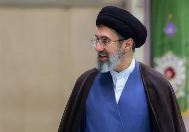 Leader Praises Persian Language as Pillar of Iranian-Islamic Civilization