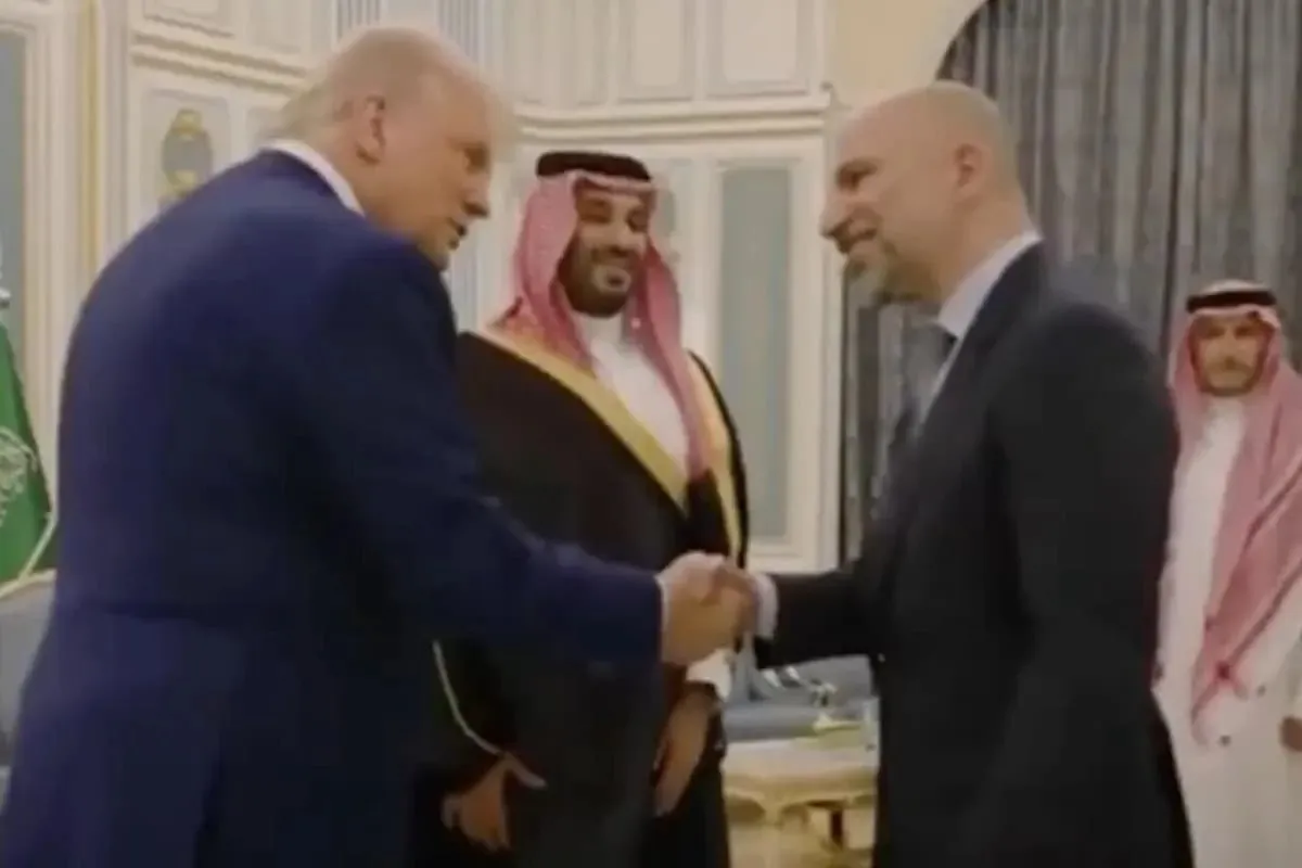 ایرانی کنار ترامپ و بن سلمان کیست؟ + فیلم