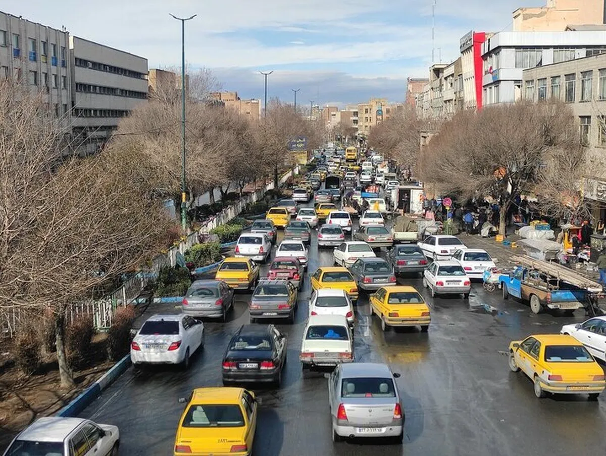 وضعیت ترافیکی و جوی محورهای مواصلاتی کشور / ترافیک سنگین در ورودی های پایتخت گزارش شد