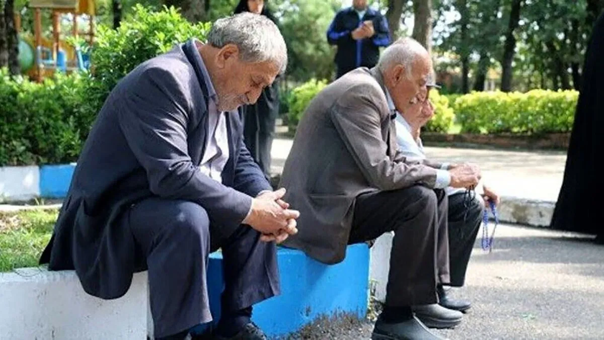 نامه مهم بازنشستگان به رئیس جمهور / افزایش ۴۵ درصدی حقوق اجرا شود