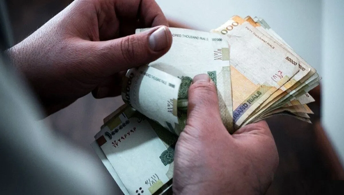 درخواست رئیس کمیسیون اصل ۹۰ از پزشکیان درباره حقوق فروردین