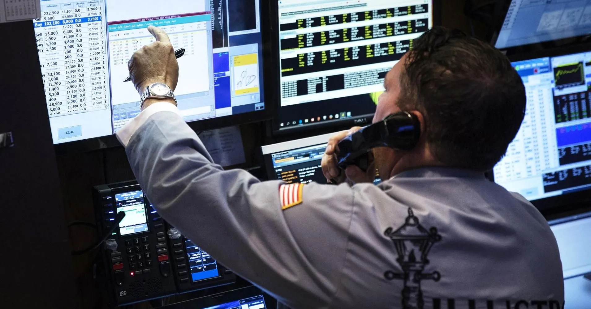 Wall St. ends up on views Fed will hold off on rates