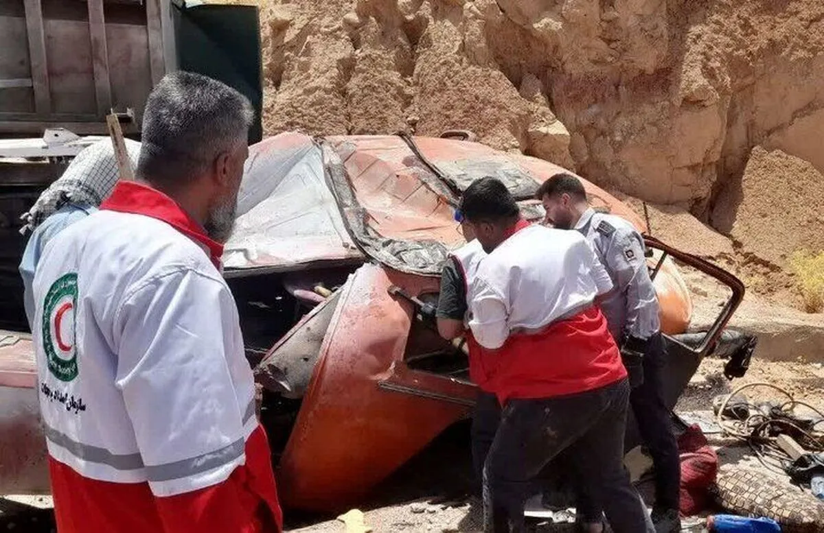 انفجار پژو ۴۰۵ پس از سقوط مرگبار به دره / آمار فوتی‌ها و مصدومان