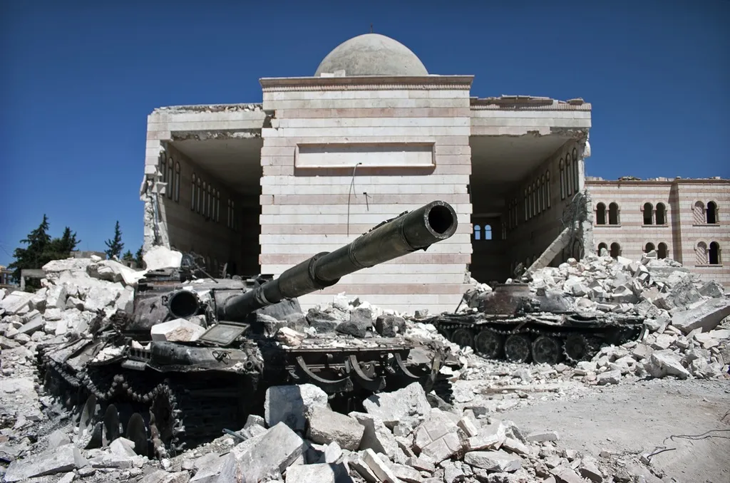 Jets pound Aleppo's rebel-held areas, defying U.S.