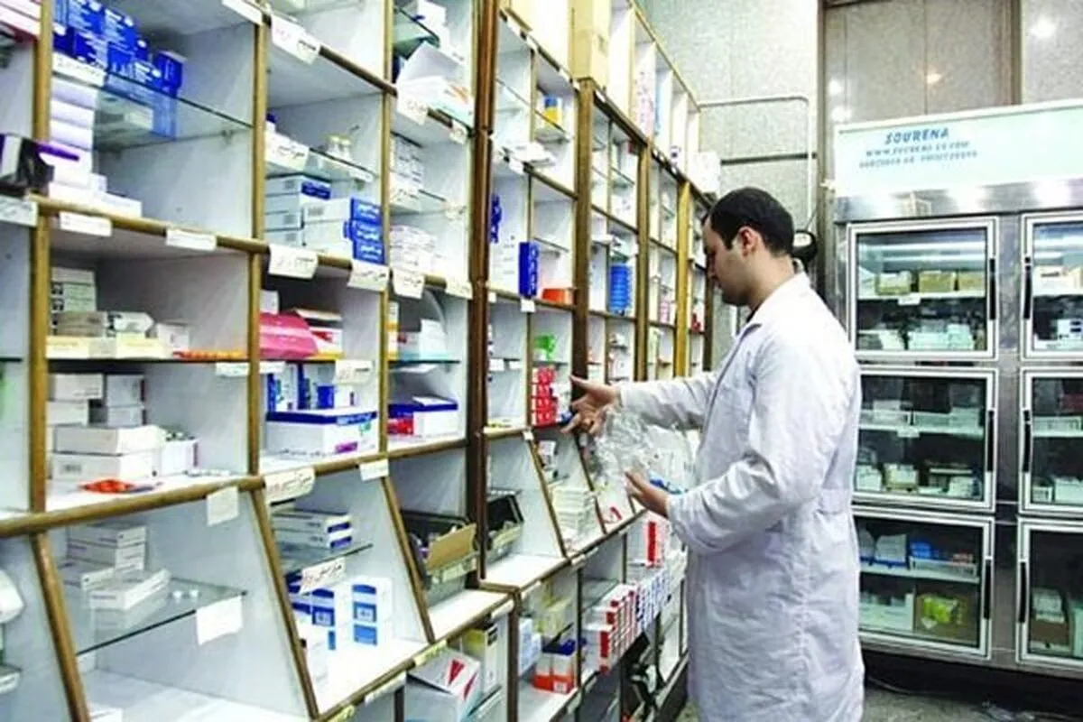 تبعات تاخیر بیمه‌ها در پرداخت مطالبات داروخانه‌ها / ذخایر استراتژیک دارو‌ها رو به پایان است