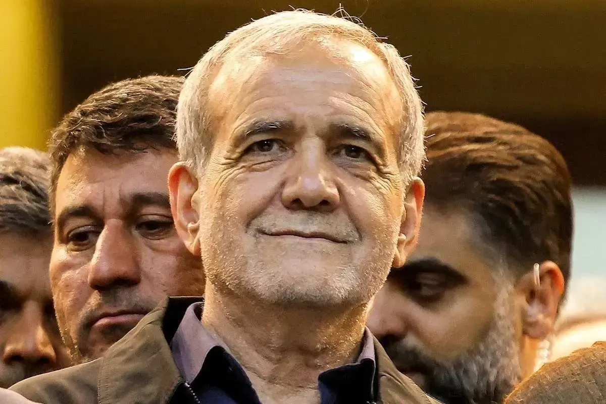 بازگشت پزشکیان از نجف به تهران پس از مراسم استقبال رهبر شهید