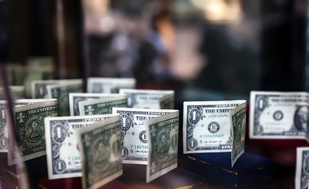Tehran: Gold Coin, Forex Markets Heating Up Again