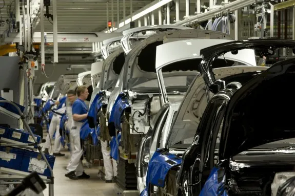 Iran Auto Sector 2016: Playing for High Stakes