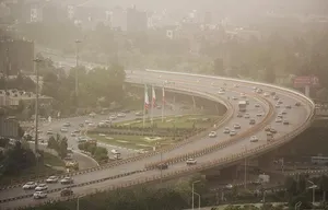 گرد و خاک طوفان ترکمنستان در مشهد نشست