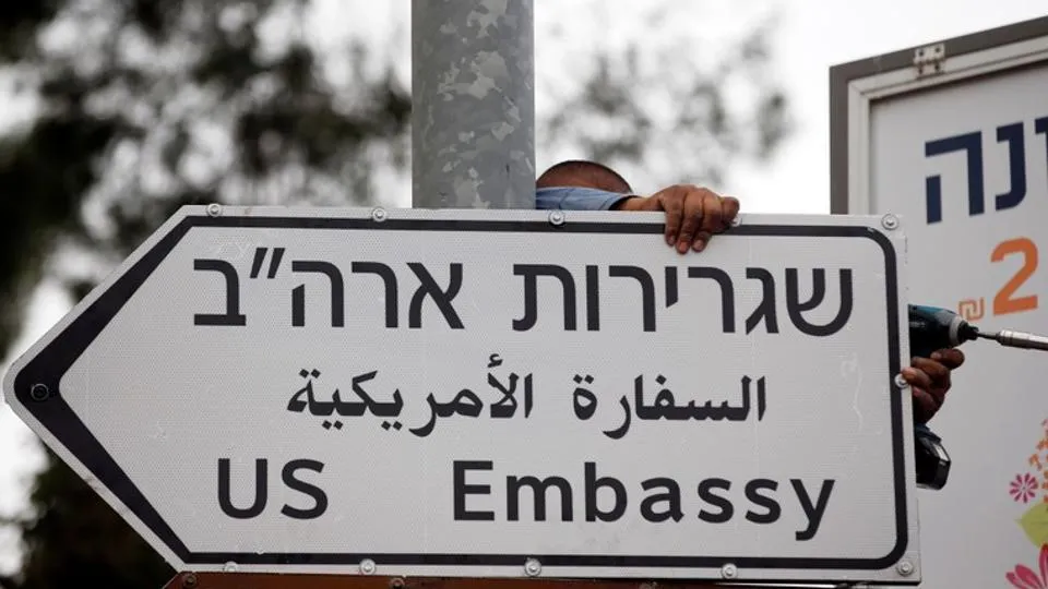 U.S. Embassy road signs go up in Jerusalem