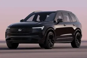 ولوو XC۹۰ با آفتاب خودرو به ایران آمد؛ رونمایی از شاسی‌بلند لوکس و پرچمدار سوئدی
