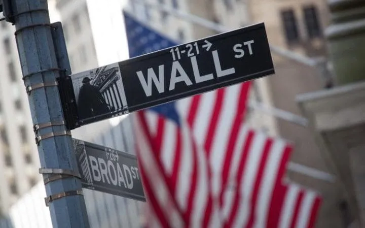 Stocks Fluctuate With Bonds as ECB Meeting Looms; Crude Retreats
