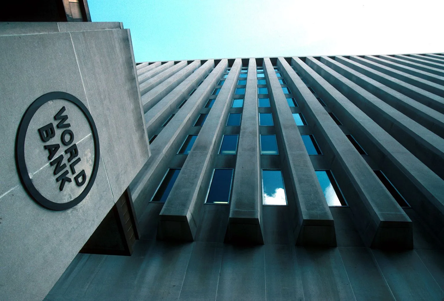 World Bank Forecasts Iran’s Economic Growth to Slow Down