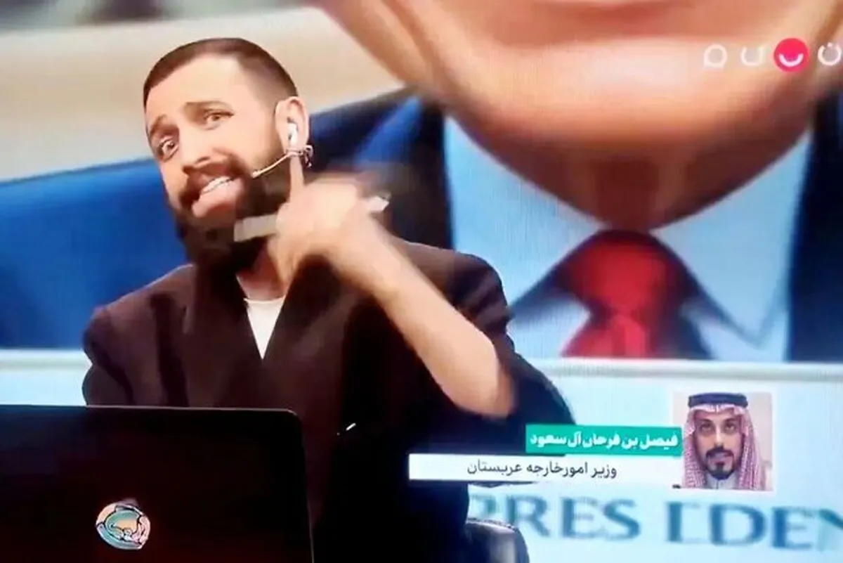 خودتان همه‌چیز را سیاسی می‌کنید!