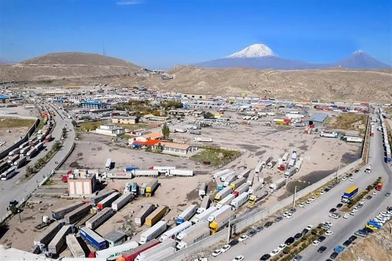 مرز بازرگان