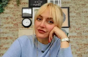 استایل خاص مهناز افشار در کنار سفره هفت سین ۱۴۰۲ + عکس