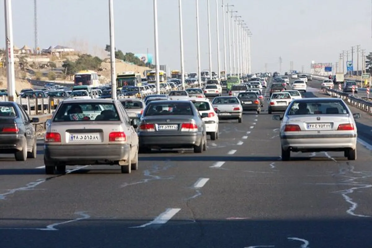 آخرین وضعیت تردد در محورهای مواصلاتی کشور / در محورهای منتهی به تهران ترافیک سنگین گزارش شد