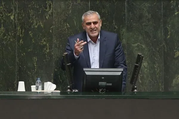 نماینده مجلس: برخی مدیران نفوذی برای براندازی آمده‌اند