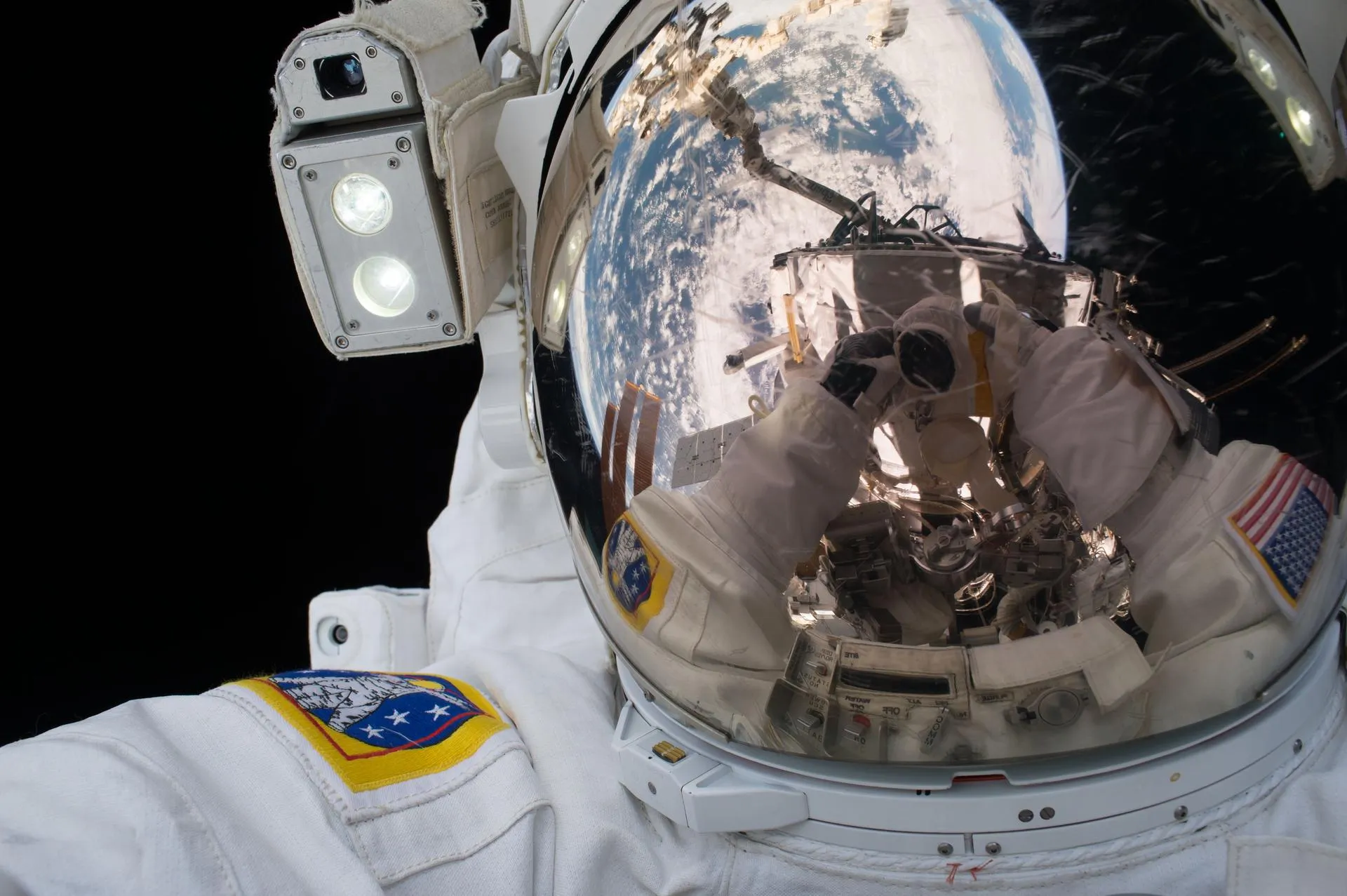 NASA Picks a Dozen Astronauts From a Pool of 3 Million