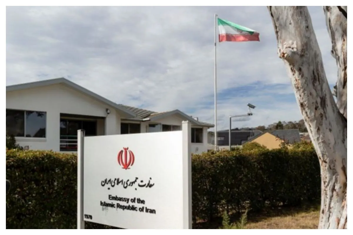 خودروی حامل سفیر ایران در استرالیا از سفارت خارج شد