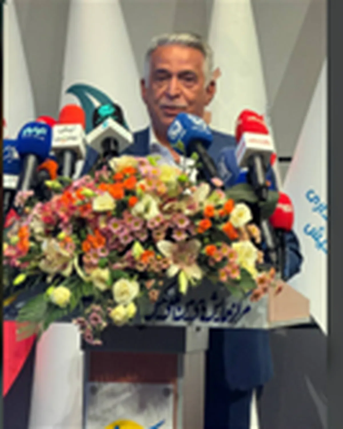 بنگاه‌های اقتصادی زیر فشار تورم و محدودیت‌های ارزی