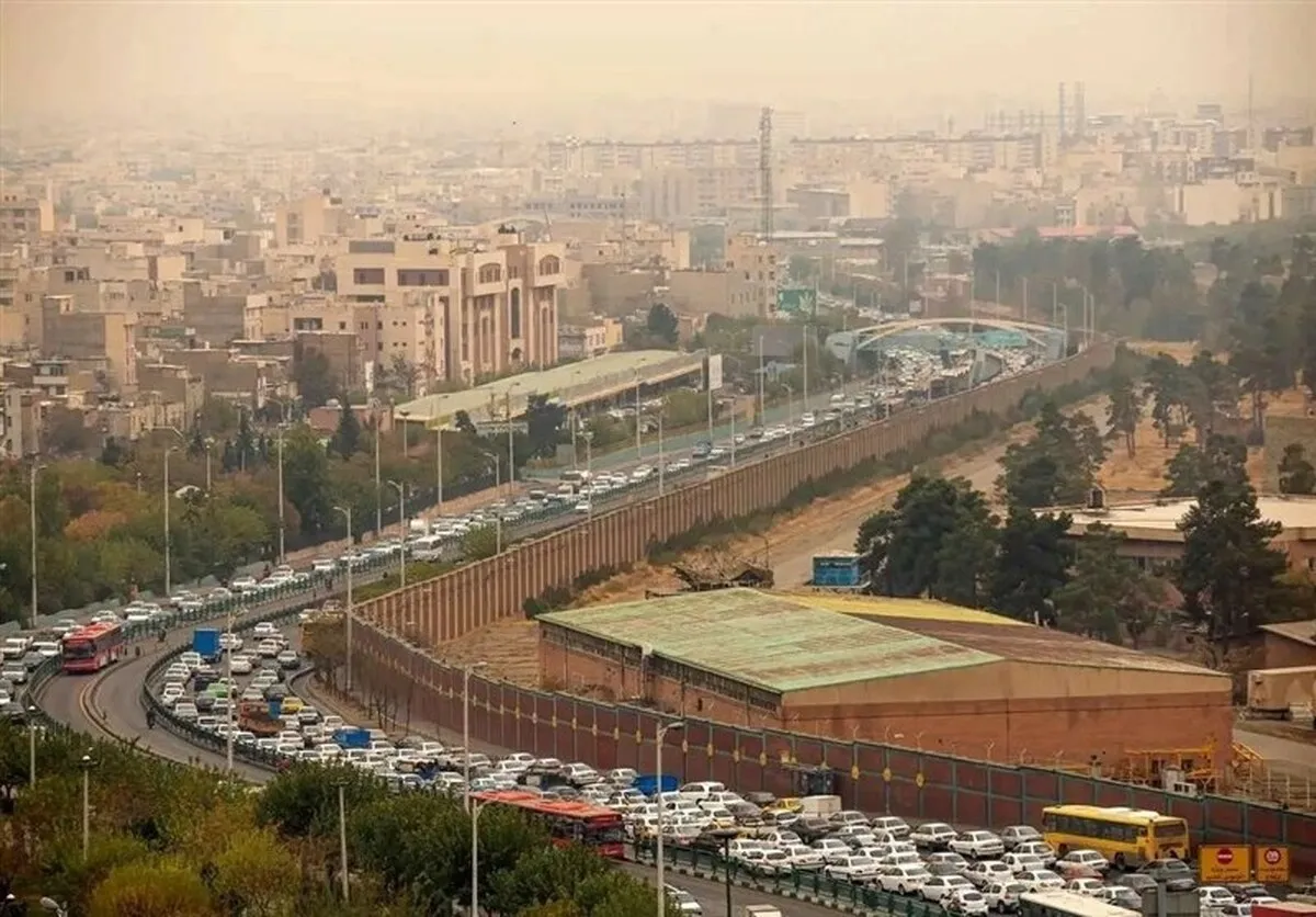 تهران و کرج در محاصره آلودگی / خودروها عامل اصلی بحران هوا اعلام شد