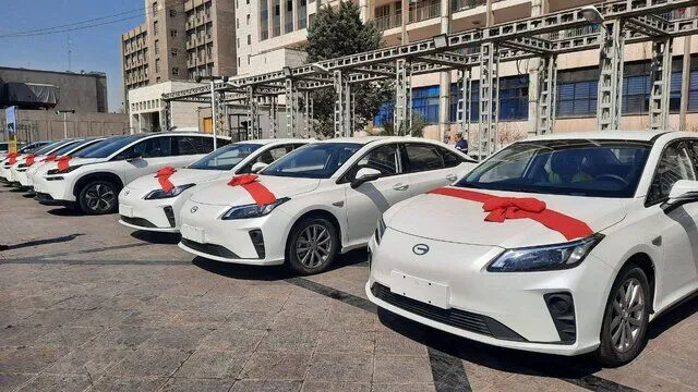 تاکسی برقی پلاک نگرفت