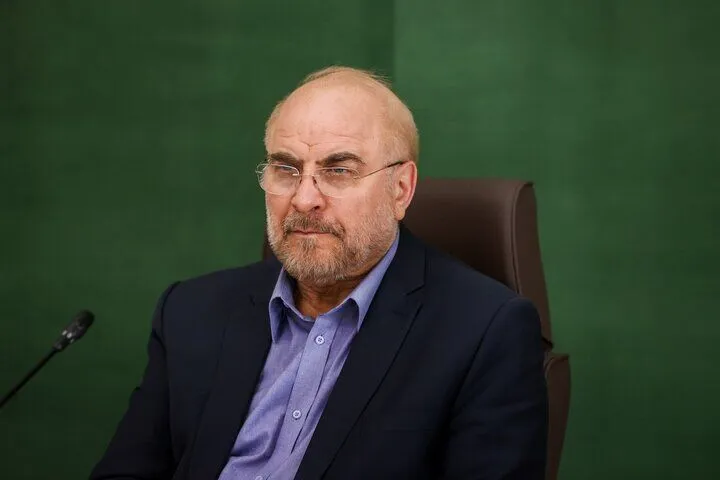 قالیباف در حرم امام رضا رای خود را به صندوق انداخت