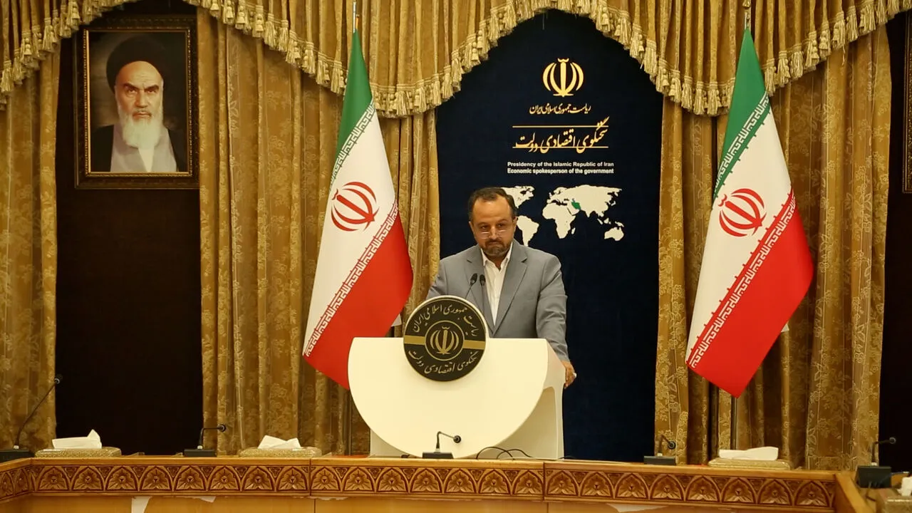 دولت در مورد بانک آینده قرار بر تسامح ندارد / مردم نباید تاوان ناکارآمدی یک بانک را بدهند