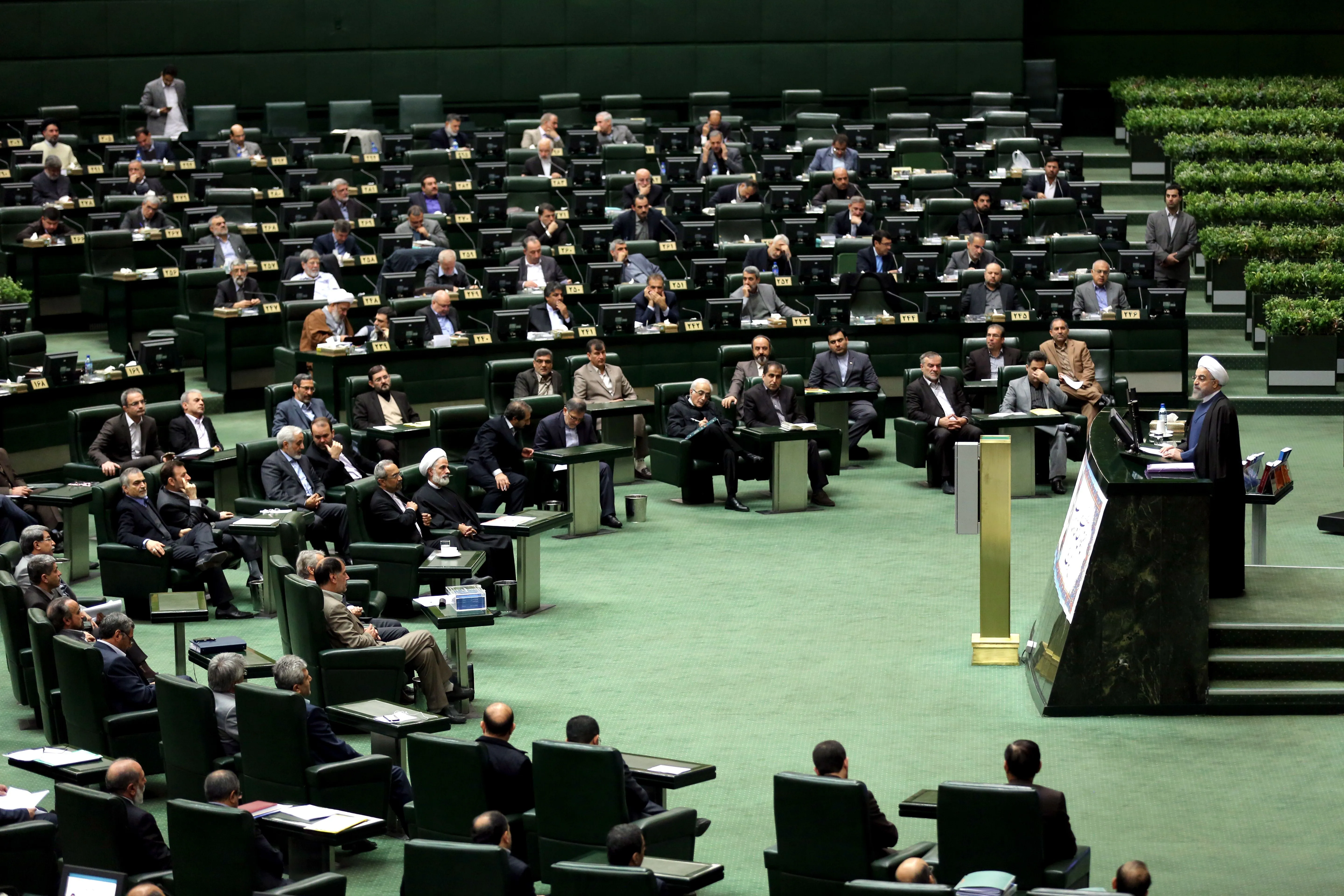 Iran Parliament Sets Cap on Government Borrowing