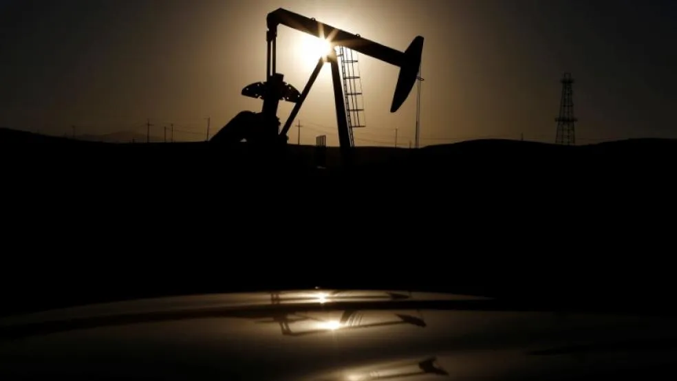 Oil Extends Decline as OPEC Splits Prevent Deal to Curb Supply