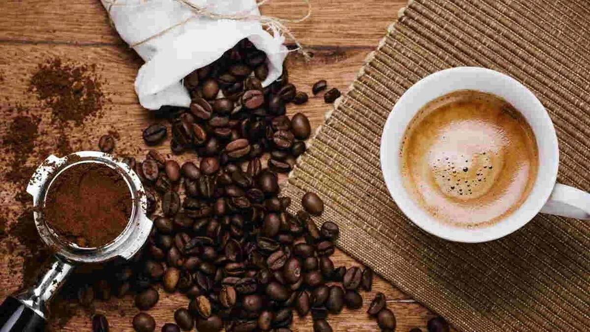 فال قهوه روزانه چهارشنبه ۱۲ آذر ۱۴۰۴/ راز‌های نهفته در فنجان خود را بخوانید