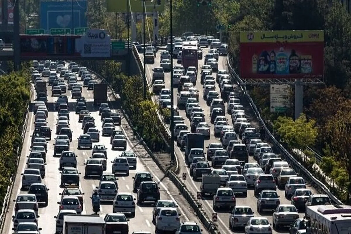 وضعیت ترافیک معابر و بزرگراه های شهر تهران / ترافیک سنگین در این معابر گزارش شد