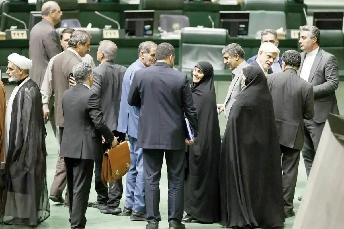 جلسه شبانه و مخفیانه نمایندگان مجلس برای تقابل با دولت