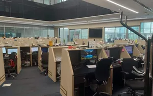 سقوط بازار همراه با سکوت عشقی