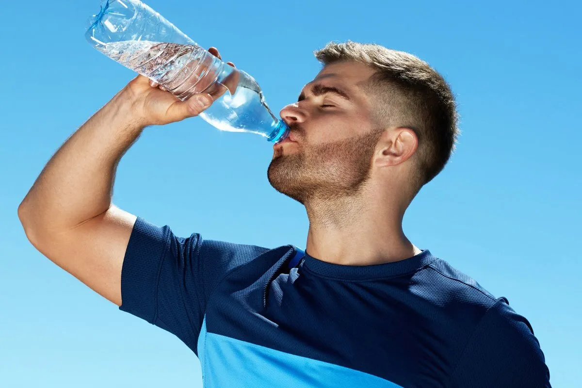 چگونه با نوشیدن آب سوخت‌وساز بدن را افزایش دهیم؟