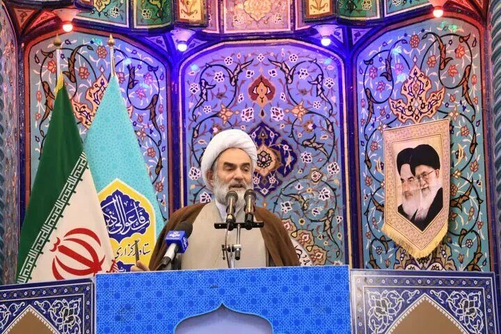 امام جمعه رشت: ماه رمضان فرصتی برای توبه کسانی است که کشف حجاب می‌کنند