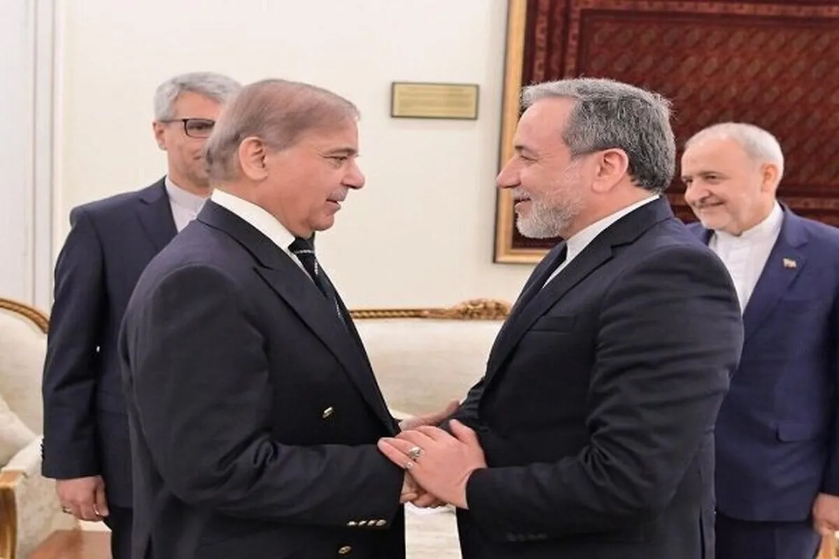 Iran eyes expanding relations with Pakistan: Araghchi