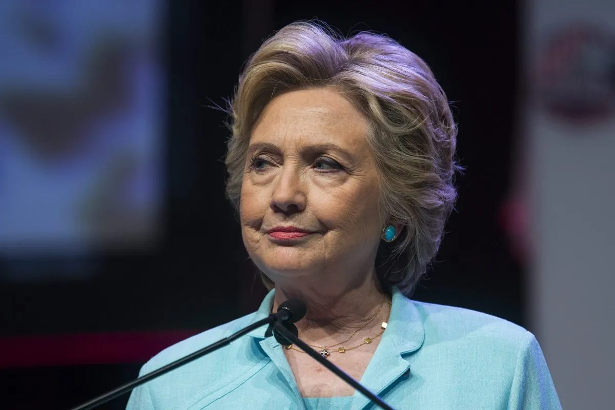 Clinton's lead over Trump narrows to less than three points: Reuters/Ipsos poll