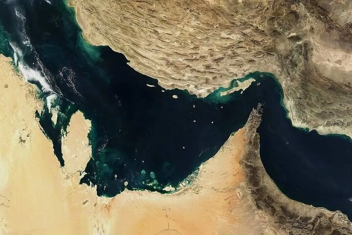 Pakistani sources: Third Qatari LNG vessel berths in Karachi after passing through Strait of Hormuz
