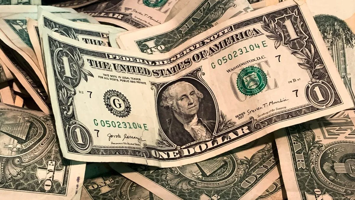 پیش‌بینی قیمت دلار برای فردا چهارشنبه ۲۱ آبان ۱۴۰۴ /موج جدید افزایش دلار در پیش است؟