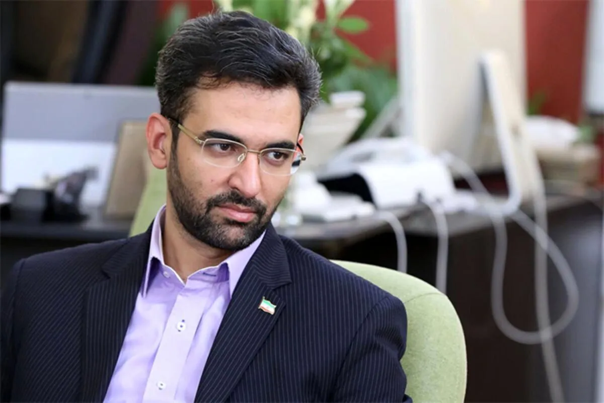 انتقاد تند آذری جهرمی از مخالفان توافق ایران و آمریکا / یک جای پای استدلال آنها می‌لنگد