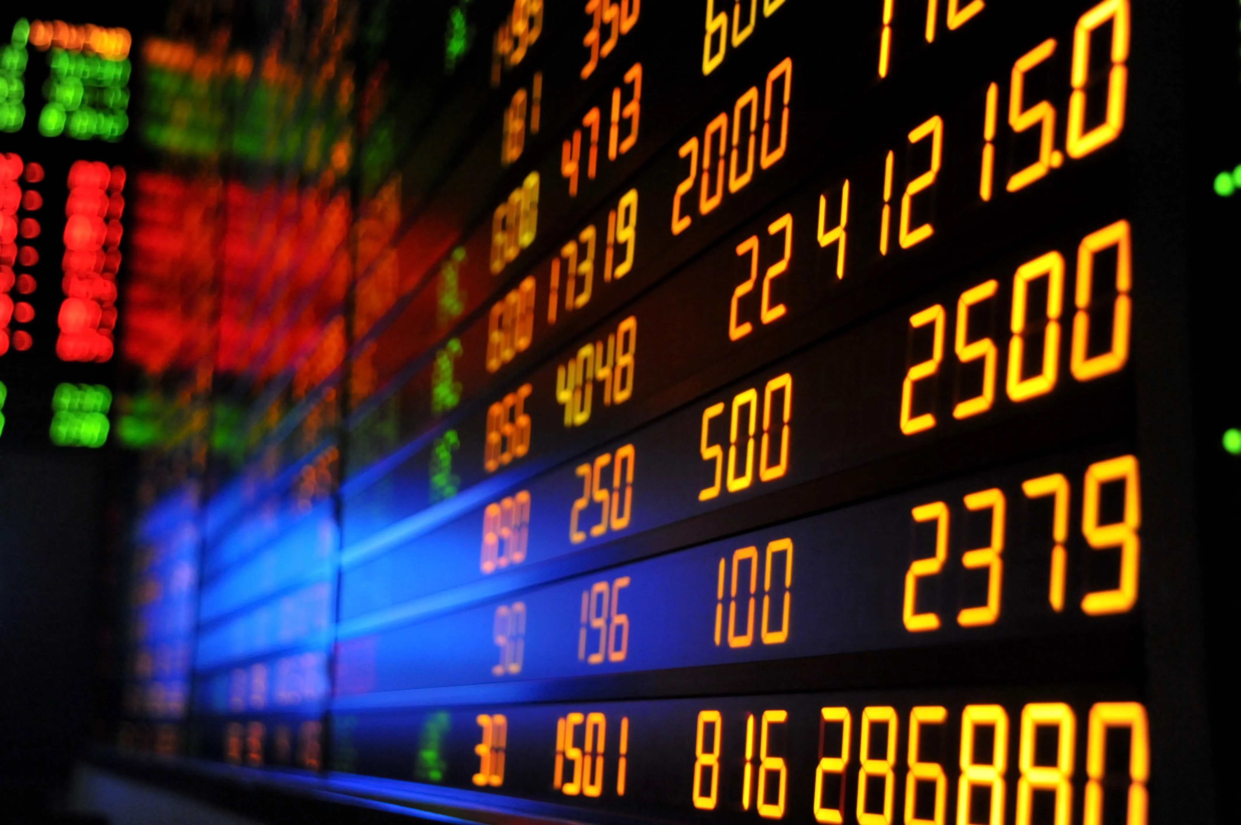 TSE Benchmark Inches Up