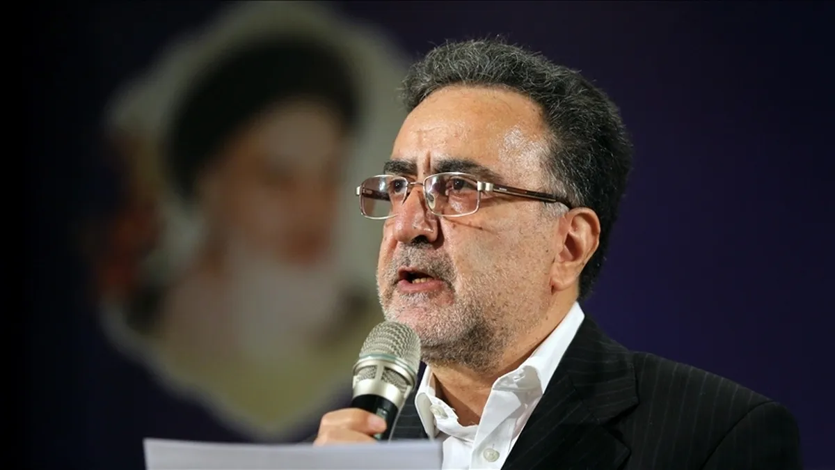 مصطفی تاجزاده درخواست مرخصی نکرده است