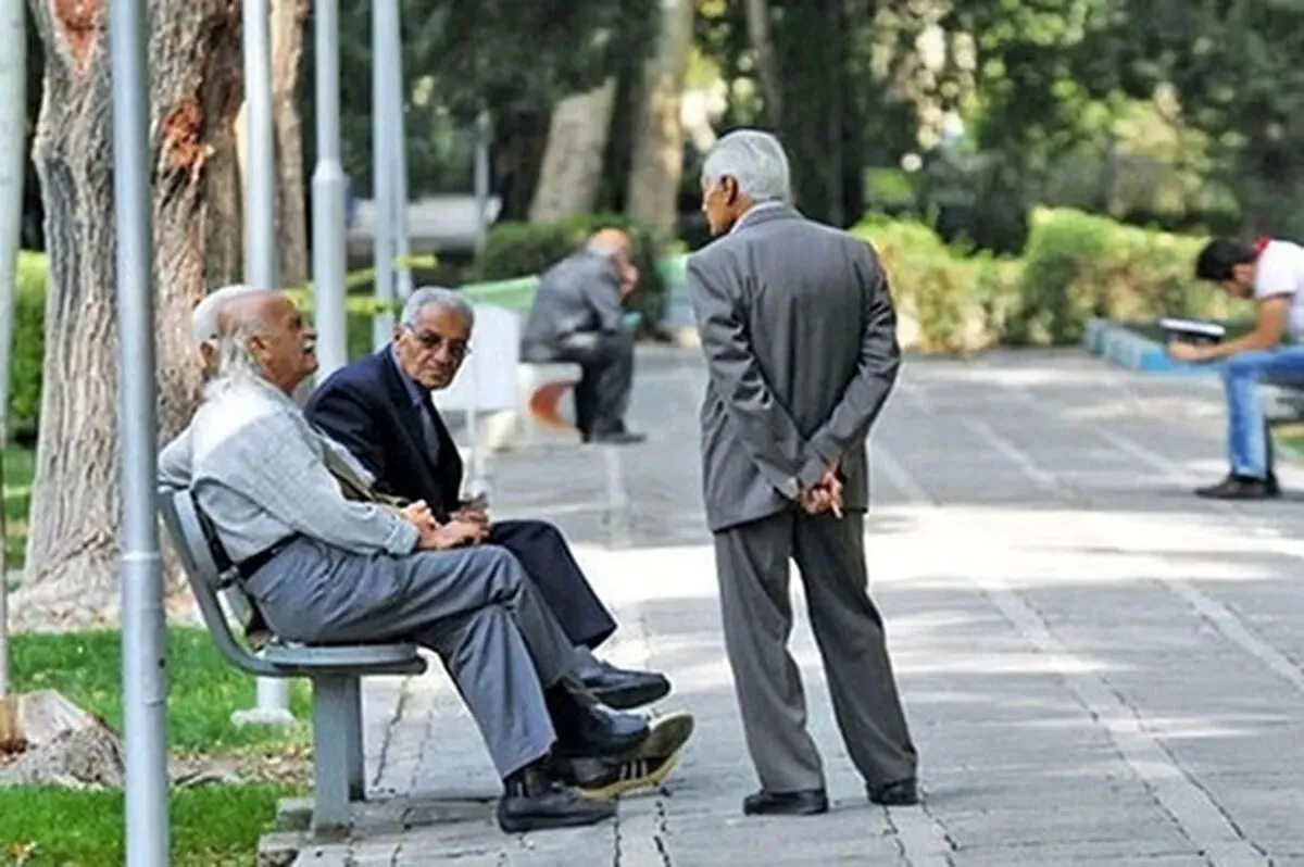 تجمع اعتراضی بازنشستگان کارگری/ متناسب‌سازی و درمان رایگان چه شد؟