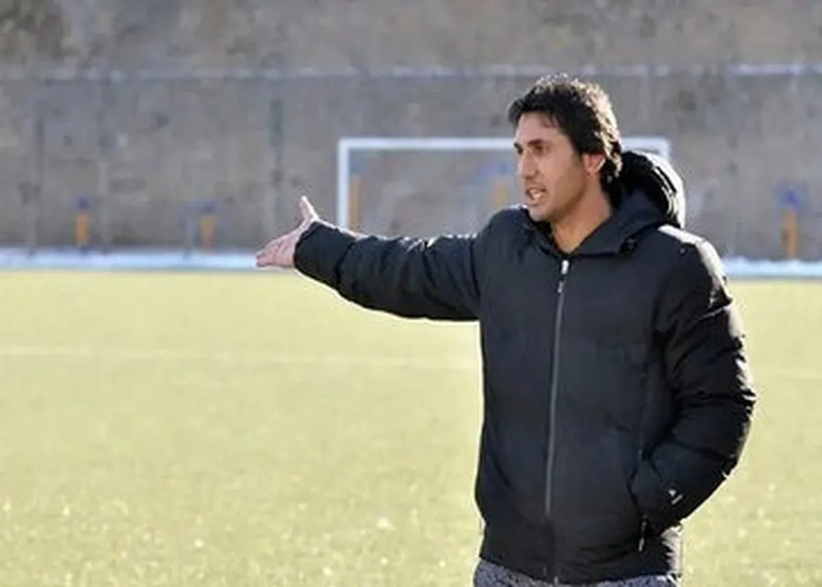 سرمربی پرسپولیس کنار کشید