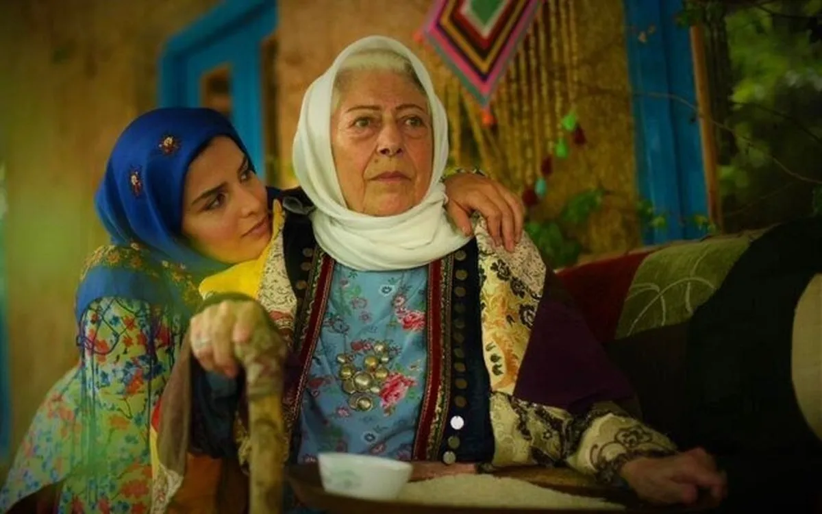 بازیگر زن سریال معروف خودکشی کرد / تعرض تهیه کننده معروف به غزاله اکرمی جنجالی شد
