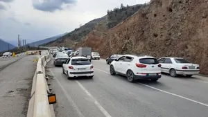 تردد خودروها از تهران و کرج به سمت چالوس ممنوع شد